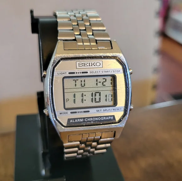 80's Vintage Seiko Digital Watch - Picture 1 of 7